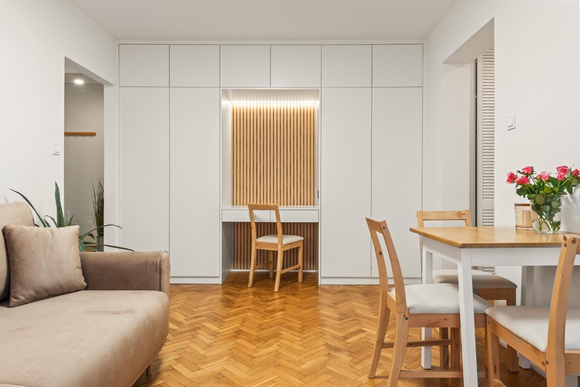 Rentplanet - Apartamenty Przy Palacu Kultury I Nauki Varşova Dış mekan fotoğraf