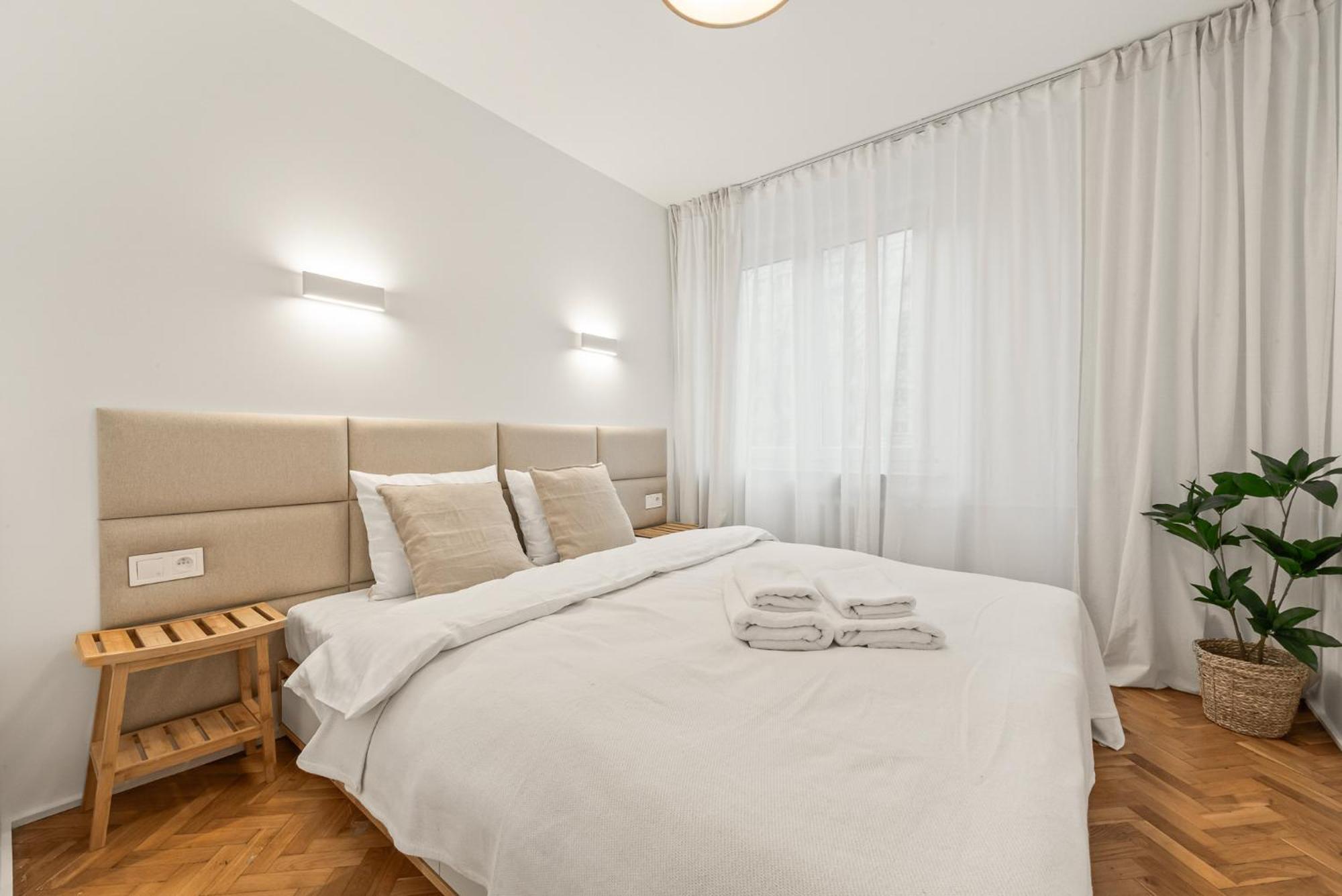 Rentplanet - Apartamenty Przy Palacu Kultury I Nauki Varşova Dış mekan fotoğraf
